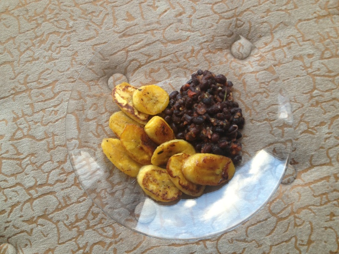 fried plantains and salsa black beans
